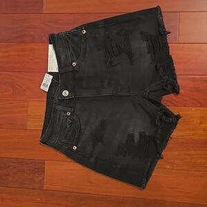 NWT AE black distressed denim mom short - size 000